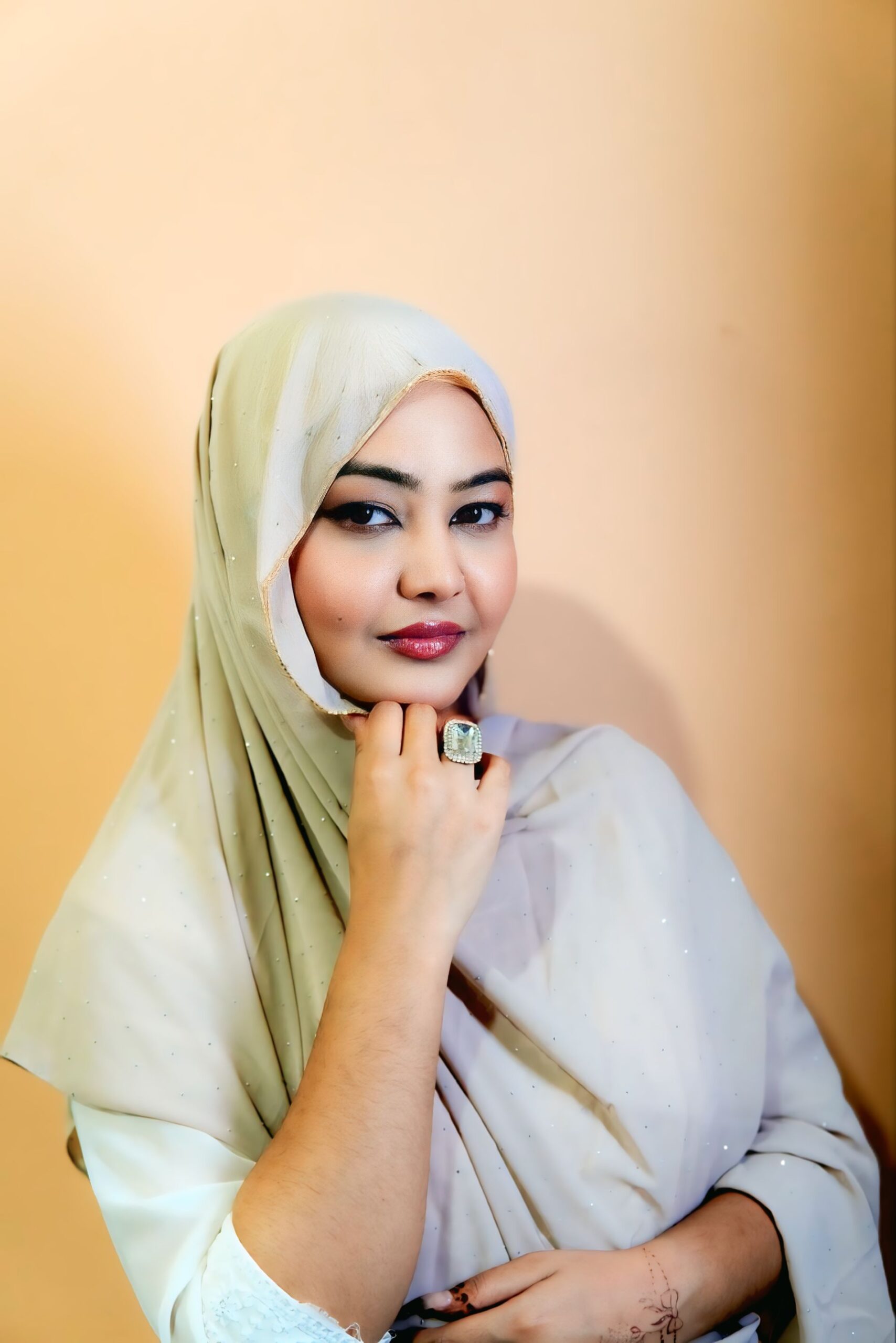 Rhinestone Hijab – Cream White