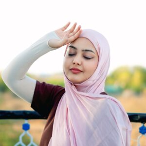 Luxe Shimmer Hijab – Dusty Rose Quartz