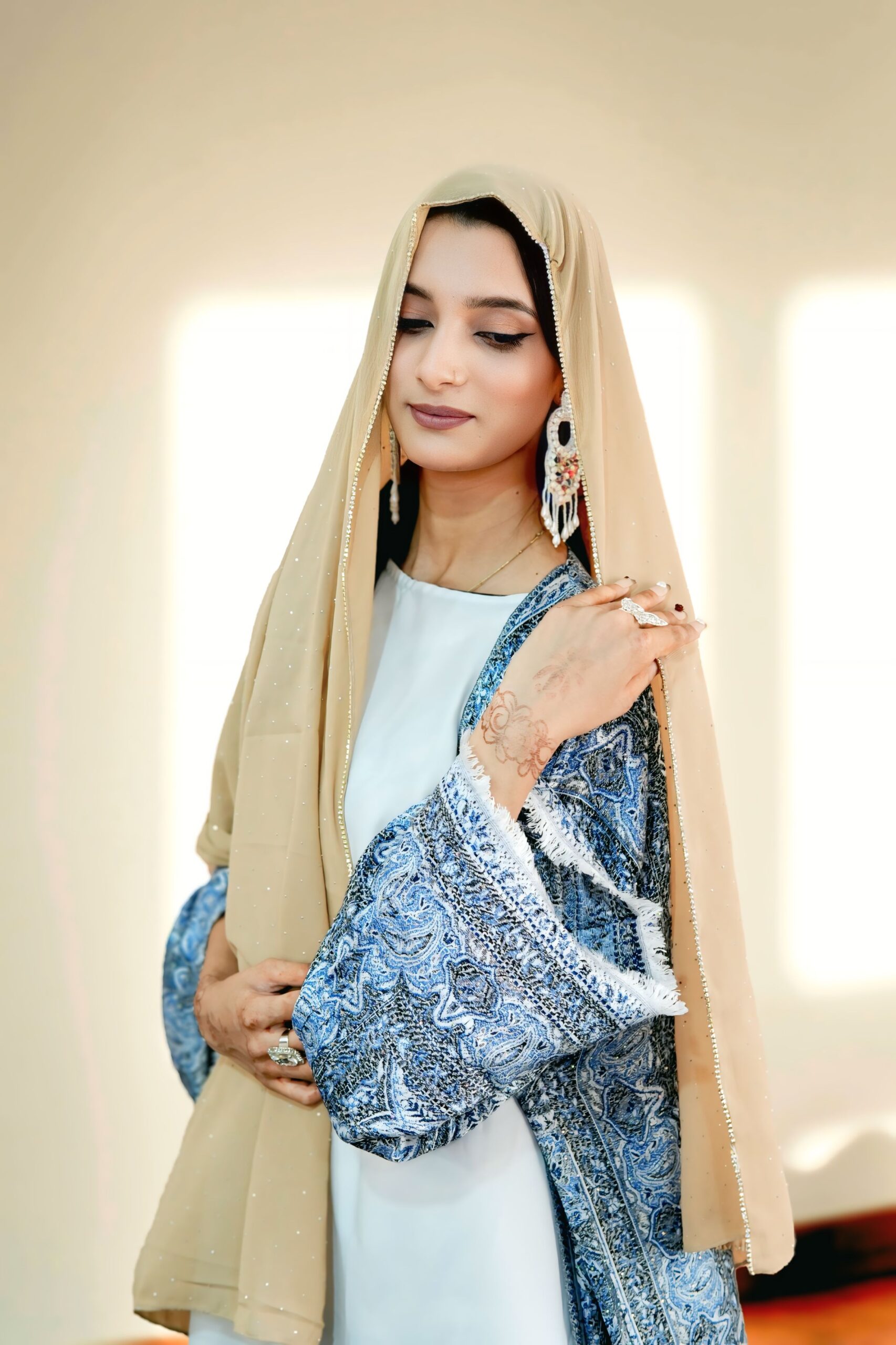 Rhinestone Hijab – Light Ivory