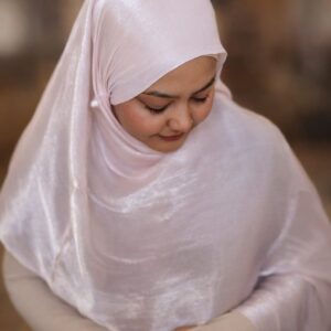 Luxe Shimmer Hijab – Champagne Rose